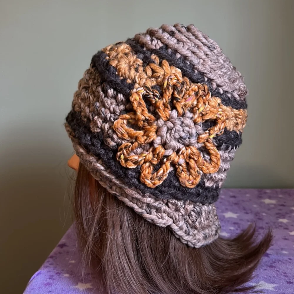 Chic Crochet chunky newsboy medium new hot - Picture 8 of 10